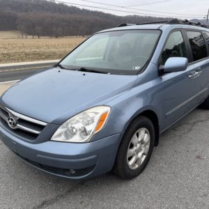 2008 HYUNDAI ENTOURAGE LIMITED In excellent condition. With 129k miles