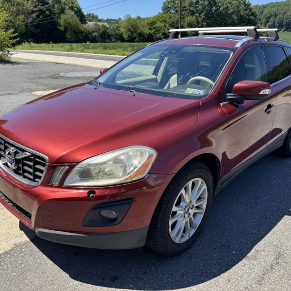 2010 VOLVO XC60 T6 R-DESIGN AWD In excellent condition