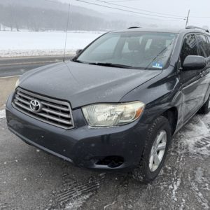 2008 TOYOTA HIGHLANDER AWD In excellent condition. With 157k miles