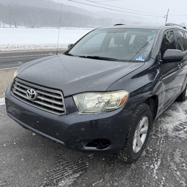 2008 TOYOTA HIGHLANDER AWD In excellent condition. With 157k miles