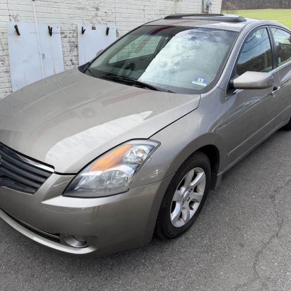 IMG_8062 2 2007 NISSAN ALTIMA In excellent condition. With 72k miles