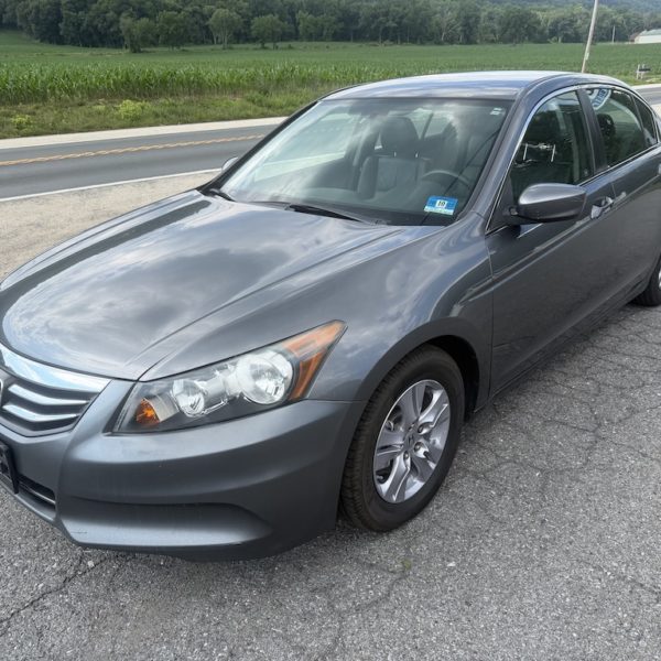 2012 HONDA ACCORD - One owner vehicle, 4 cylinder engine